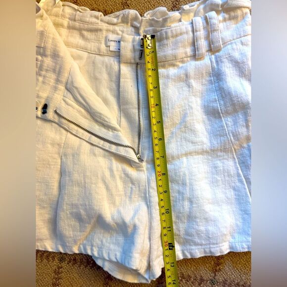 Lovers + Friends Ivory Linen Shorts with ruffle waist details S - Picture 4 of 9